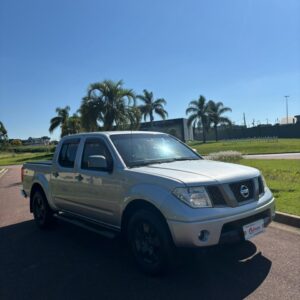 NISSAN FRONTIER XE 2.5 TURBO DIESEL 4X4 2013 PRATA MANUAL 6 MARCHAS